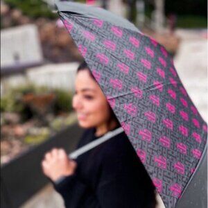 2x T-Mobile Black and Black and Pink "T" Panels Umbrella with Cover - New